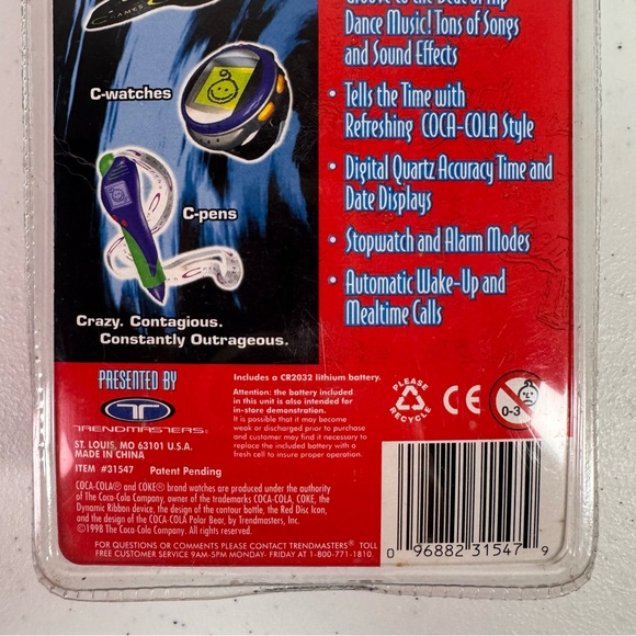 Coca-Cola Polar Bear Animated Watch in Red and White - Picture 10 of 10